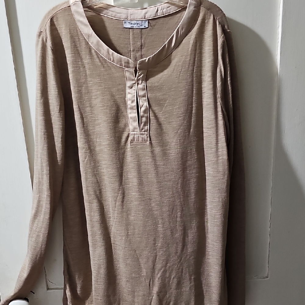 Long Sleeve Henley Tee - Beige